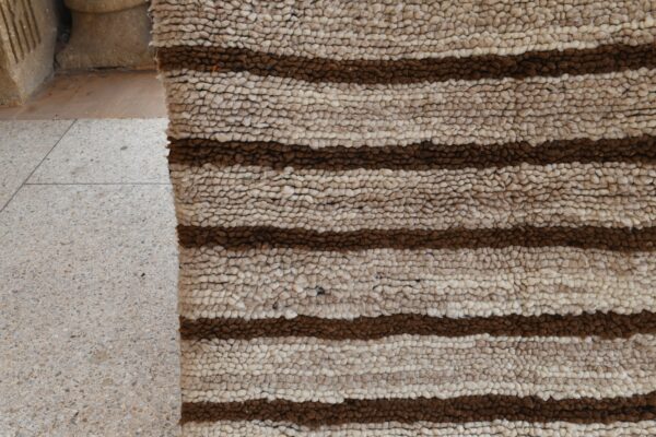 Moroccan Rug: Authentic Vintage Charm for Your Home 214 cm x 106 cm / 6.848ft x 3.392 ft — изображение 7