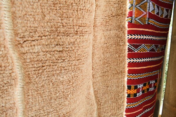 Modern Beni Ourain Rug: Authentic Moroccan Charm 260 cm x 163 cm / 8.32ft x 5.216 ft - Imagen 7