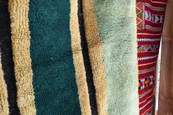 Modern Moroccan Rug: Handcrafted Berber Beauty 301 cm x 199 cm / 9.632ft x 6.368 ft - Imagen 7