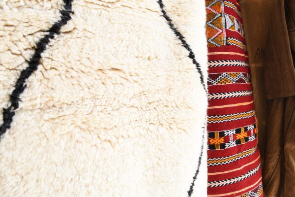 Authentic Beni Ourain Marmoucha Rug 225 cm x 176 cm / 7.2ft x 5.632 ft - 画像7