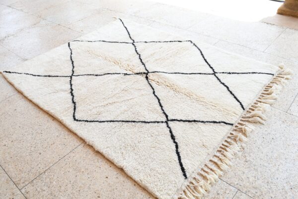 Authentic Beni Ourain Marmoucha Rug 225 cm x 176 cm / 7.2ft x 5.632 ft - 画像3