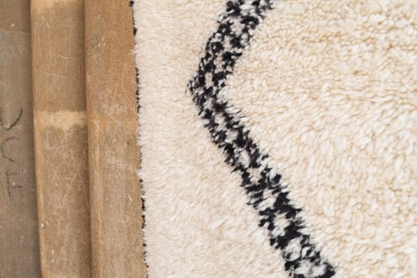 Beni Ourain Rug: Handcrafted Moroccan Charm 295 cm x 187 cm / 9.44ft x 5.984 ft – Image 6