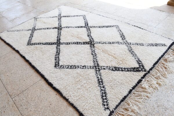 Beni Ourain Rug: Handcrafted Moroccan Charm 295 cm x 187 cm / 9.44ft x 5.984 ft – Image 3