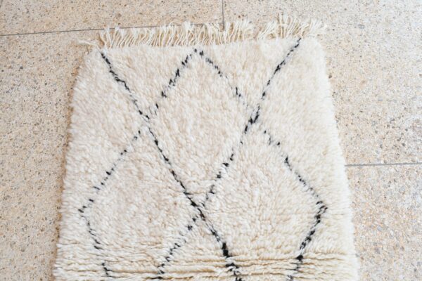 Beni Ourain Marmoucha: Add Moroccan Charm to Your Home 135 cm x 77 cm / 4.32ft x 2.464 ft – Bild 5