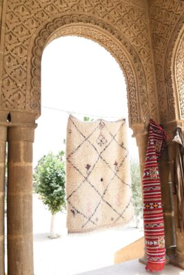 Discover the Moroccan Magic: Beni Ourain Marmoucha 176 cm x 118 cm / 5.632ft x 3.776 ft - Image 2
