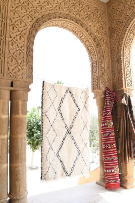 Beni Ourain Rug: Authentic Moroccan Marmoucha 205 cm x 127 cm / 6.56ft x 4.064 ft - Image 2