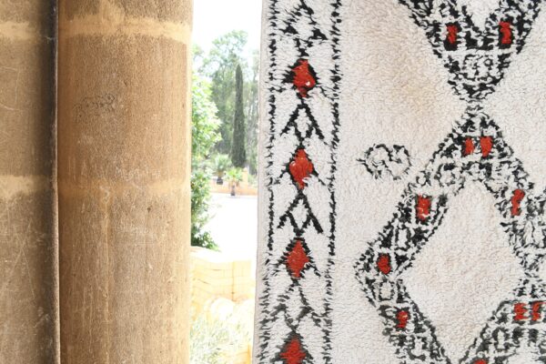 Vintage Moroccan Rug: Authentic Charm for Your Home 253 cm x 162 cm / 8.096ft x 5.184 ft - 画像5