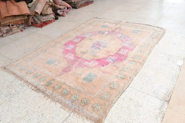 Vintage Rug: Authentic Moroccan Beauty for Your Home 272 cm x 194 cm / 8.704ft x 6.208 ft — изображение 3