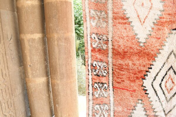 Vintage Moroccan Rug: Add a Touch of Authenticity to Your Home 280 cm x 181 cm / 8.96ft x 5.792 ft – Image 5