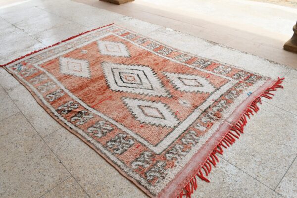 Vintage Moroccan Rug: Add a Touch of Authenticity to Your Home 280 cm x 181 cm / 8.96ft x 5.792 ft – Image 3