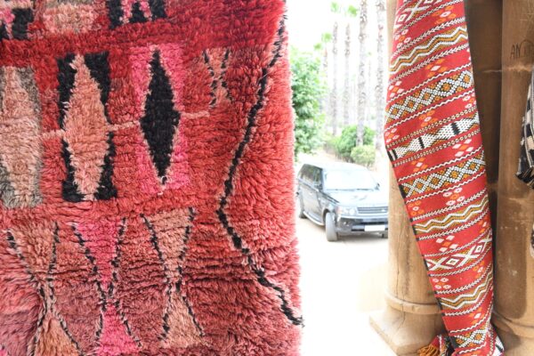 Vintage Moroccan Rug: Authentic Moroccan Design 177 cm x 140 cm / 5.664ft x 4.48 ft - Image 7