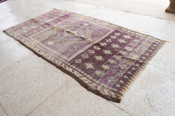 Vintage Rug: Embellish Your Home with Timeless Moroccan Charm 320 cm x 168 cm / 10.24ft x 5.376 ft – Image 3