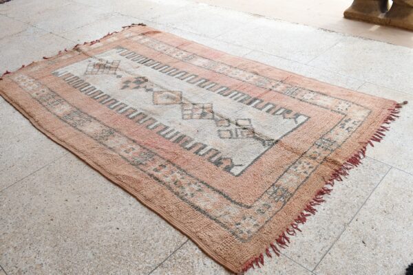 Vintage Rug: Authentic Moroccan Gem for Your Home 277 cm x 166 cm / 8.864ft x 5.312 ft — изображение 3