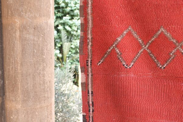 Vintage Moroccan Rug: Add Authentic Charm to Your Home 190 cm x 98 cm / 6.08ft x 3.136 ft - Imagen 6
