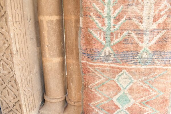 Eye-Catching Boujaad Rug: Moroccan Charm for Your Home 215 cm x 99 cm / 6.88ft x 3.168 ft - 画像4