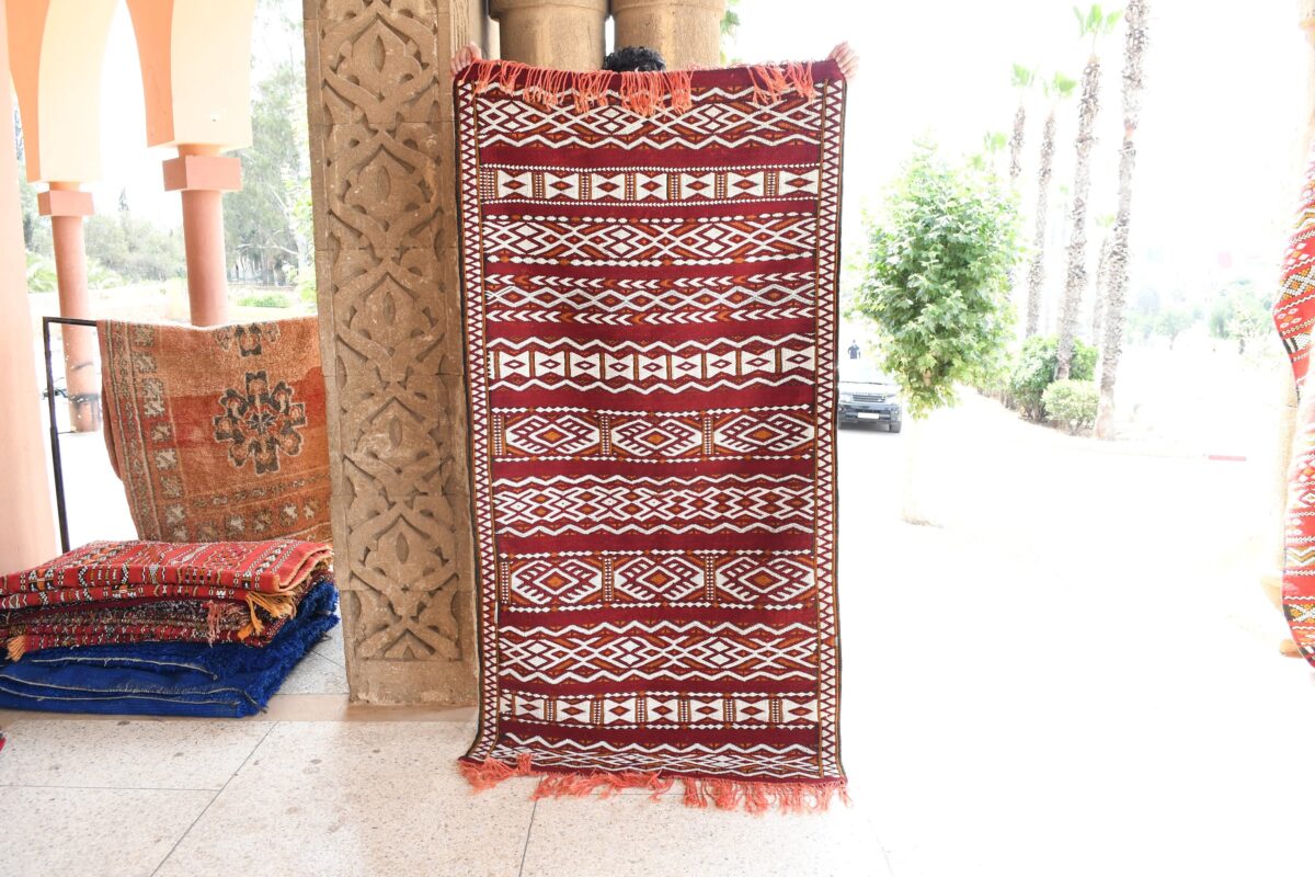 Berber Rug: Authentic Moroccan Elegance 200 cm x 100 cm