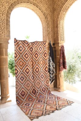 Moroccan Rug: Vintage Charm for Your Home 385 cm x 168 cm / 12.32ft x 5.376 ft - Imagen 2