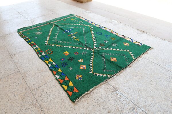 The Berber Rug: Authentic Moroccan Vintage Charm 251 cm x 160 cm / 8.032ft x 5.12 ft - 画像3