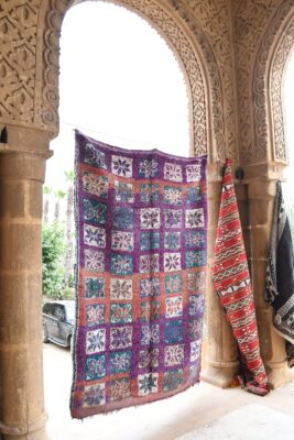 ⁦Boujaad Rug: Vintage Moroccan Authenticity for Your Home 236 cm x 160 cm / 7.552ft x 5.12 ft⁩ - الصورة ⁦2⁩