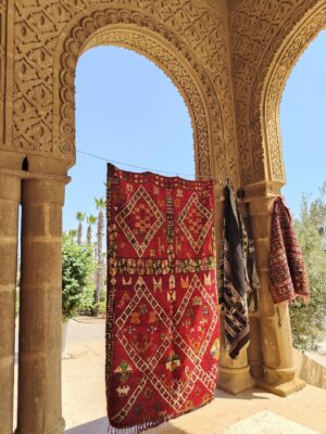 Boujaad Rug: Vintage Moroccan Charm for Your Home 248 cm x 151 cm / 7.936ft x 4.832 ft - Imagen 2