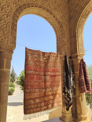 Vintage Rug: Authentic Moroccan Design, Handcrafted Charm 196 cm x 143 cm / 6.272ft x 4.576 ft – Bild 2