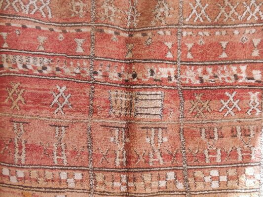 Vintage Rug: Authentic Moroccan Design, Handcrafted Charm 196 cm x 143 cm / 6.272ft x 4.576 ft – Bild 4