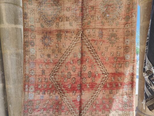 Vintage Moroccan Rug: Add Boho Charm to Your Home 340 cm x 174 cm / 10.88ft x 5.568 ft - Imagen 3