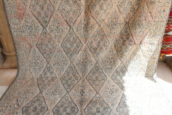 Berber Rug: Authentic Moroccan Vintage Design 364 cm x 207 cm / 11.648ft x 6.624 ft – Image 7