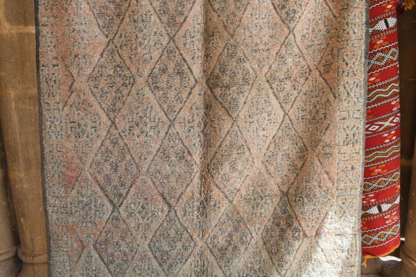 Berber Rug: Authentic Moroccan Vintage Design 364 cm x 207 cm / 11.648ft x 6.624 ft – Image 4