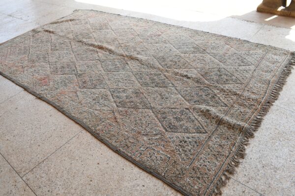 Berber Rug: Authentic Moroccan Vintage Design 364 cm x 207 cm / 11.648ft x 6.624 ft – Image 3