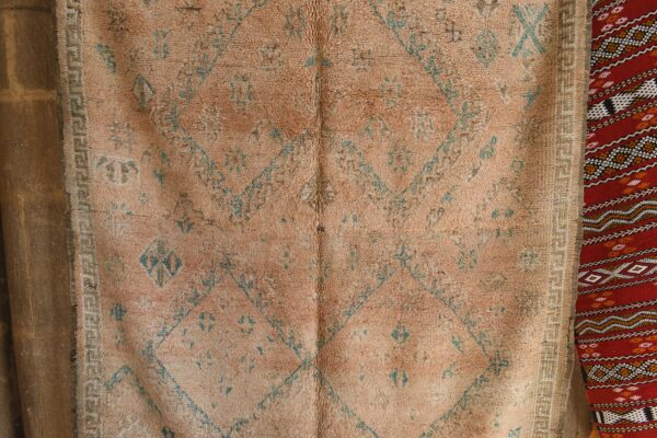 Captivating Berber Rug: Vintage Moroccan Charm 300 cm x 191 cm / 9.6ft x 6.112 ft — изображение 4