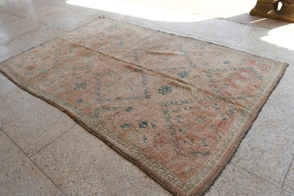 Captivating Berber Rug: Vintage Moroccan Charm 300 cm x 191 cm / 9.6ft x 6.112 ft — изображение 3