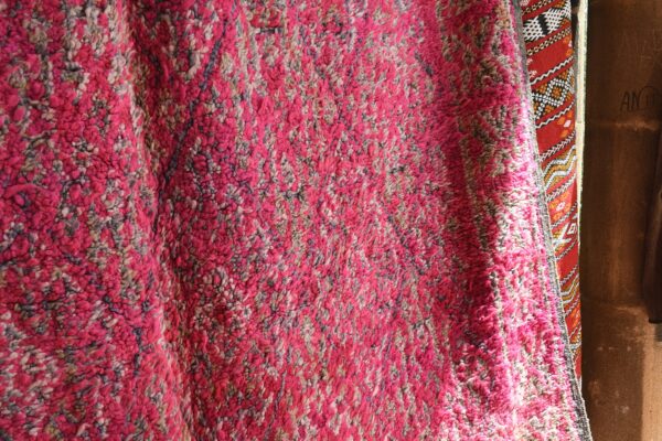 Moroccan Rug: Handcrafted Vintage Charm for Your Home 384 cm x 212 cm / 12.288ft x 6.784 ft - Imagen 6