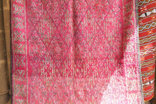 Moroccan Rug: Handcrafted Vintage Charm for Your Home 384 cm x 212 cm / 12.288ft x 6.784 ft - Imagen 4
