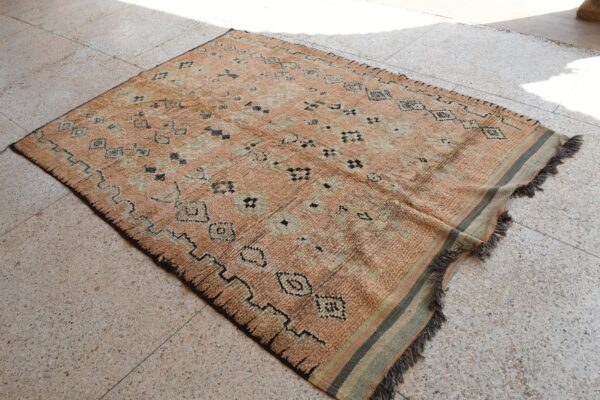 Moroccan Rug: Authentic Vintage Berber Design 235 cm x 171 cm / 7.52ft x 5.472 ft — изображение 3