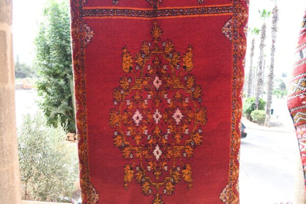 Moroccan Rug Vintage: Authentic Moroccan Design, Berber Chic 213 cm x 118 cm / 6.816ft x 3.776 ft - 画像4