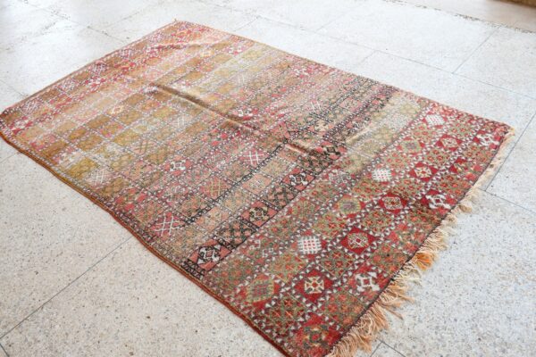 Handcrafted Zemmour rug: Embrace Moroccan Vintage Charm 250 cm x 154 cm / 8ft x 4.928 ft – Bild 2