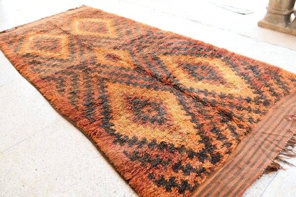 Moroccan Rug: Vintage Handcrafted Moroccan Design 394 cm x 192 cm / 12.608ft x 6.144 ft - Imagen 3