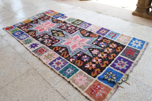 Boucherouite Vintage Moroccan Rug: Authentic Charm for Your Abode 304 cm x 159 cm / 9.728ft x 5.088 ft – Bild 3