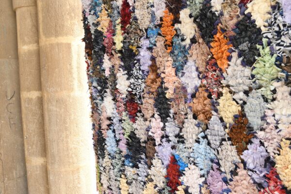 Authentic Berber Rug: Embrace Moroccan Charm 217 cm x 153 cm / 6.944ft x 4.896 ft - Imagen 6