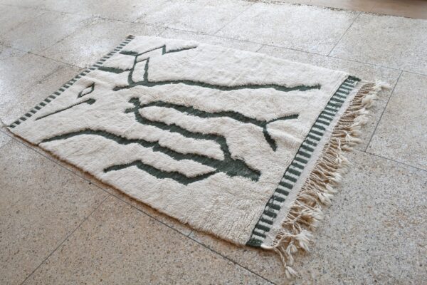 Beni Ourain: Authentic Moroccan Masterpiece 203 cm x 146 cm / 6.496ft x 4.672 ft - Image 3