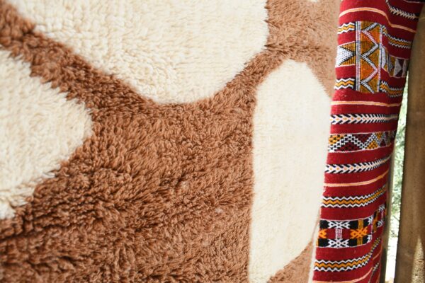 Modern Moroccan Rug: A Touch of Authenticity and Style 240 cm x 185 cm / 7.68ft x 5.92 ft – Image 7