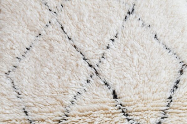 Beni Ourain Marmoucha: Add Moroccan Charm to Your Home 135 cm x 77 cm / 4.32ft x 2.464 ft – Bild 7