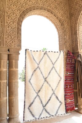 Beni Ourain Moroccan Rug: Authentic Charm for Your Home 266 cm x 171 cm / 8.512ft x 5.472 ft - Imagen 2