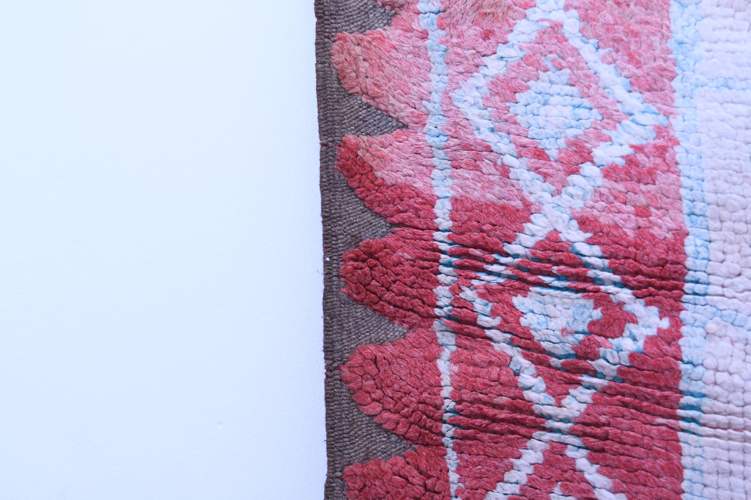 Large Red Azilal Moroccan Rug, 196x415 cm Wool, Handcrafted Tribal Design — изображение 4