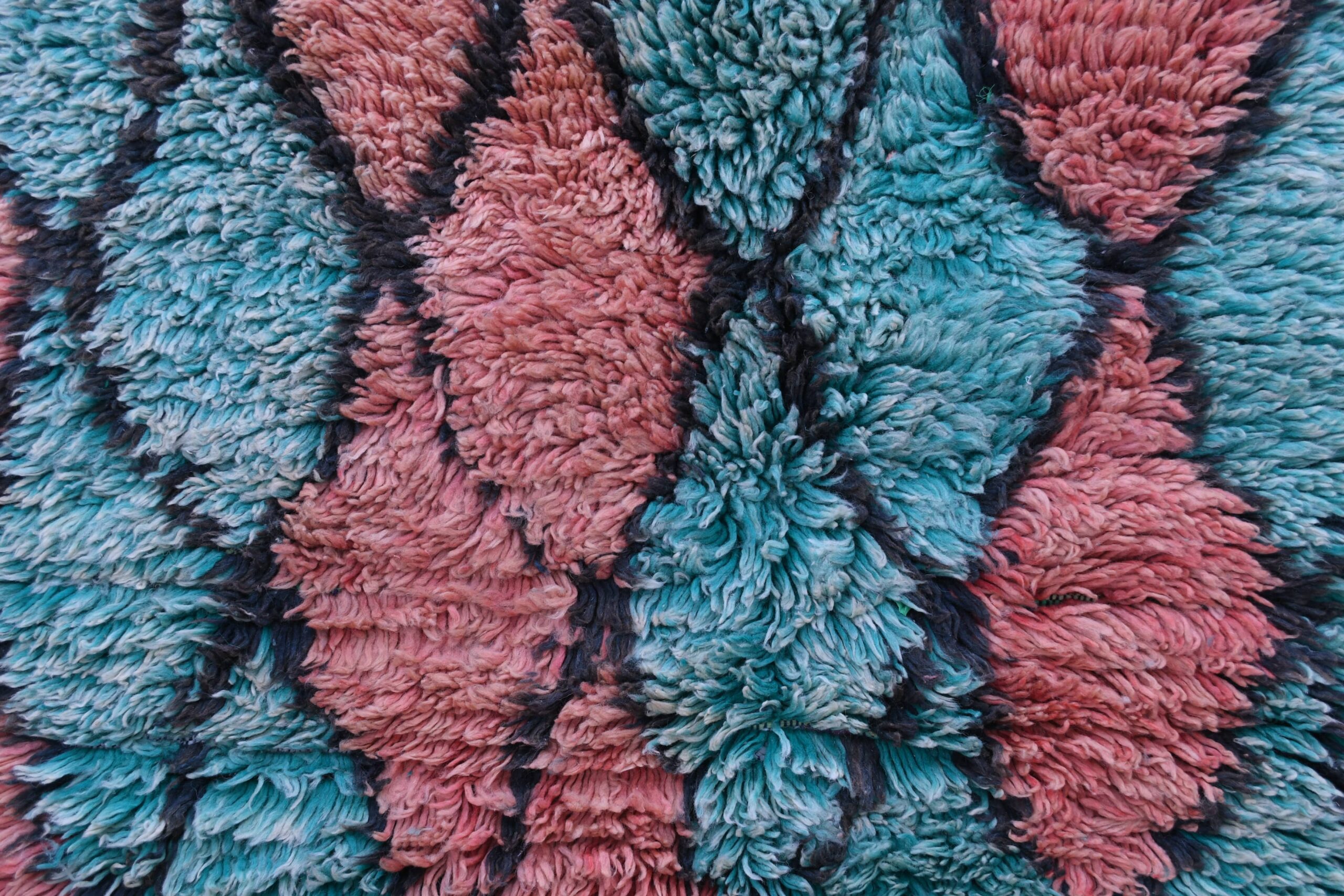 Handmade Moroccan Boucharouite Rug 119x175cm - Wool, Blue & Coral Diamonds — изображение 3