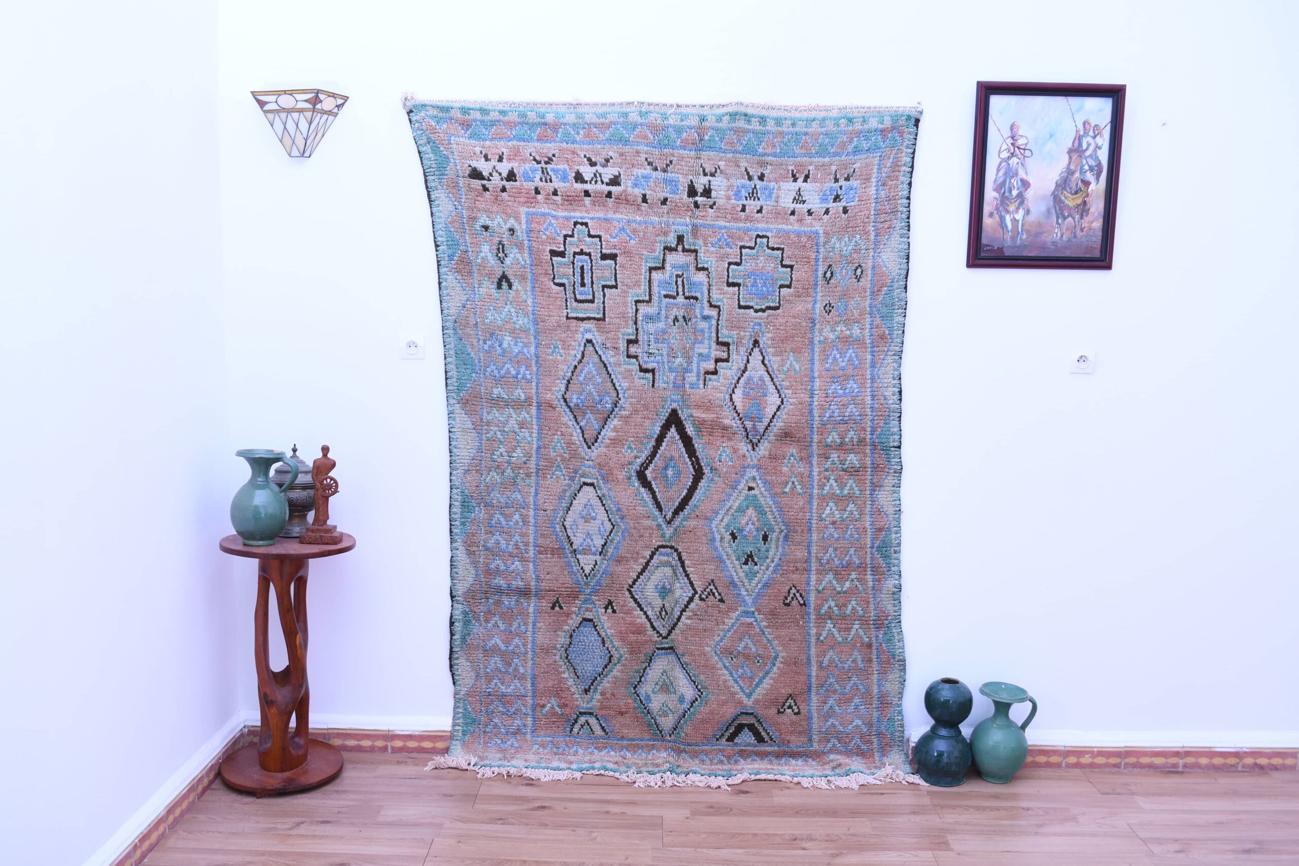 سجادة صوف مغربية أصلية من بني مجيد، مقاس 142×216 سم، بديكور بوهيمي بلون الخوخ