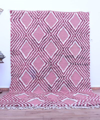 Марокканский шерстяной ковер Mrirt ручной работы 200x300 см - геометрический узор в розовых и белых тонах