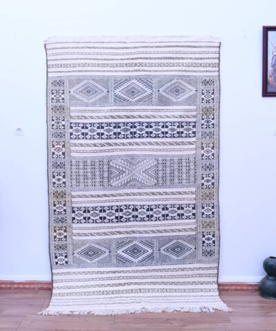 Марокканский ковёр-килим ручной работы 140x232 см с замысловатыми геометрическими узорами
