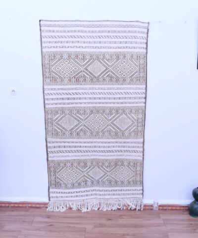 Марокканский шерстяной ковёр-килим ручной работы 110x194 см с замысловатым узором